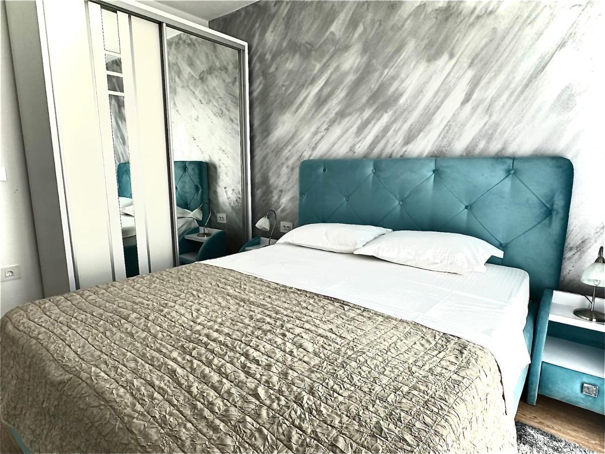 4friendscoresibrasov Blue Apartment